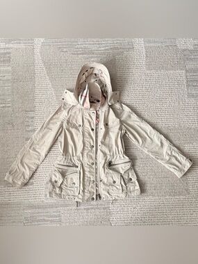 *Rare Women’s Burberry Hooded Utility/Parka-Style Rain Jacket US 4 (XS/S)